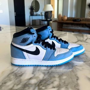 Jordan 1 Retro high university blue black.